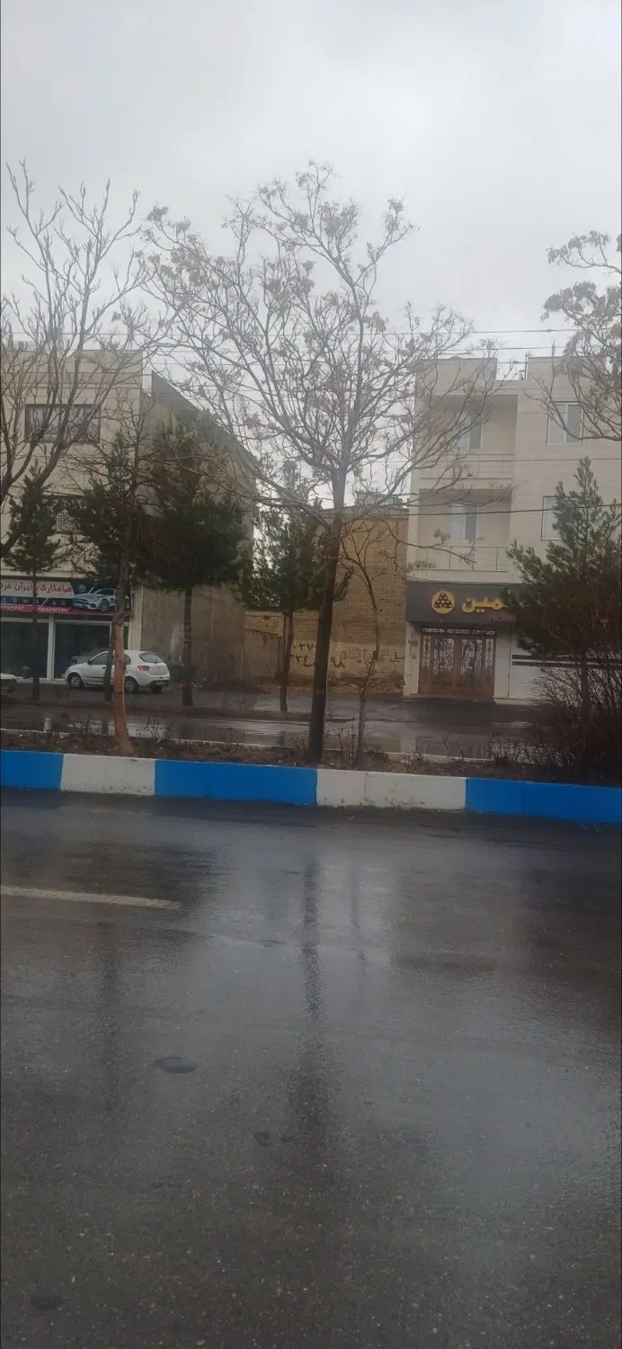 زمین ۲۴۰متر تجاری