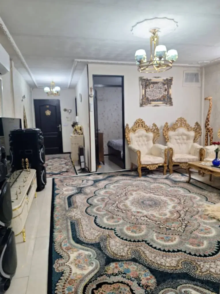 فروش ۶۵ متر ۲ خواب بازسازی‌شده کوچه درمانگاه
