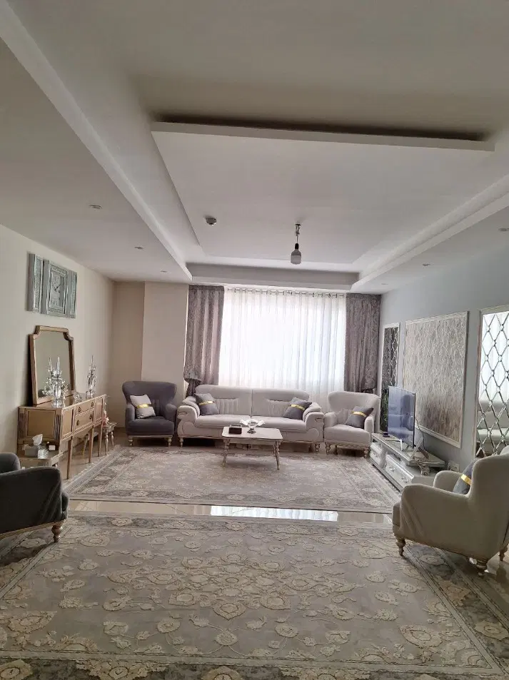 ۱۰۲متر فول امکانات خوش نقشه بهترین لوکیشن