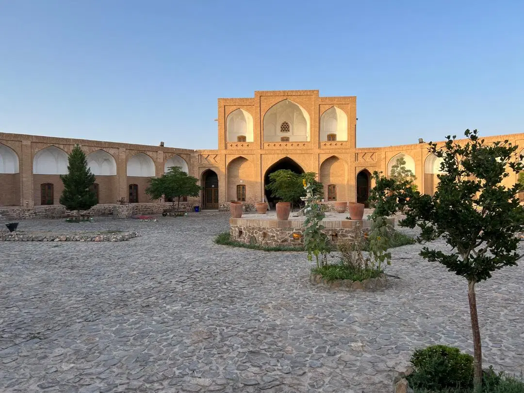 رهن و اجاره آپارتمان یک خواب صدرا
