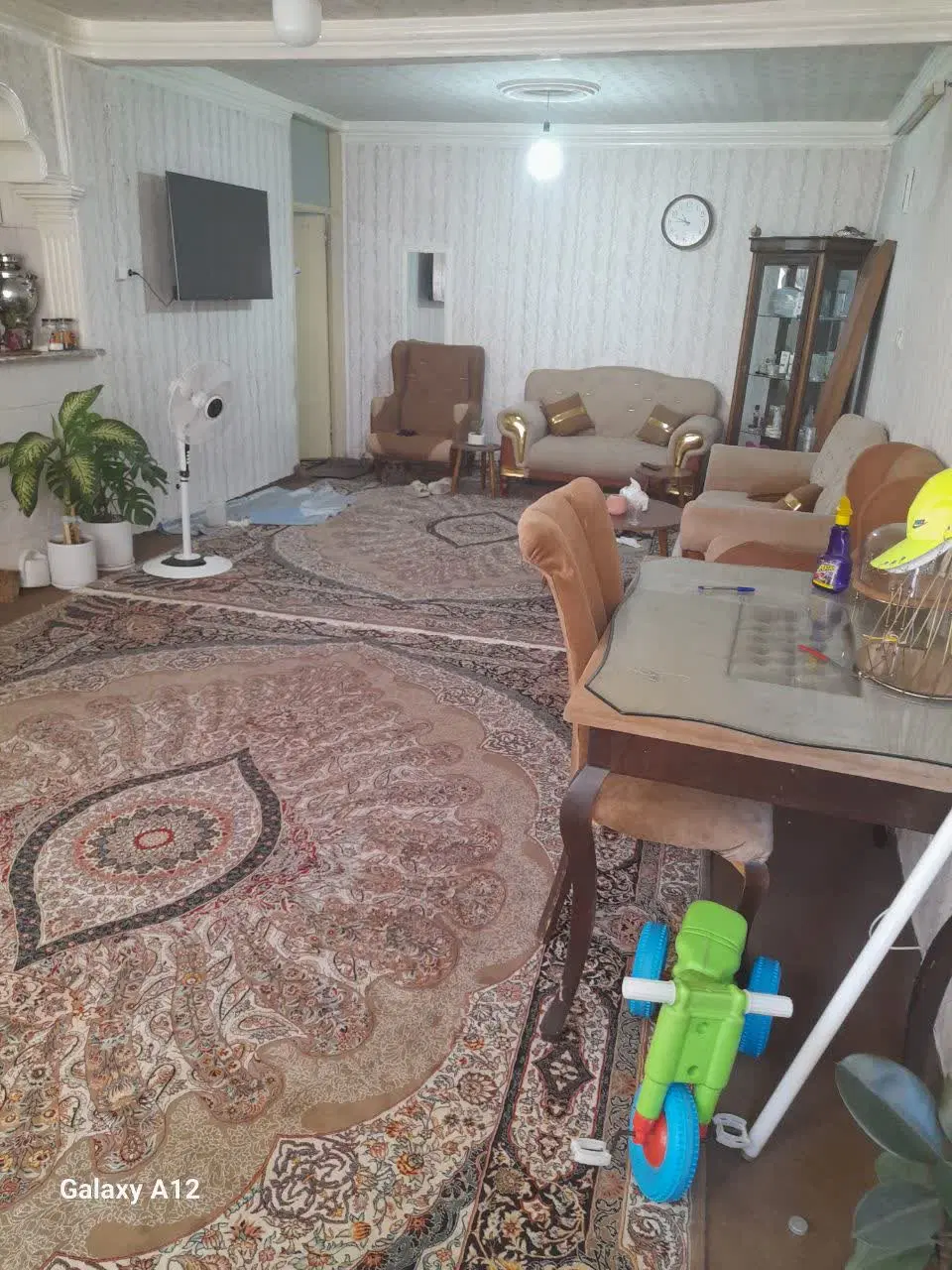 خانه 4 واحد و یک مغازه مستقل ۲۰۰ متر دونبش