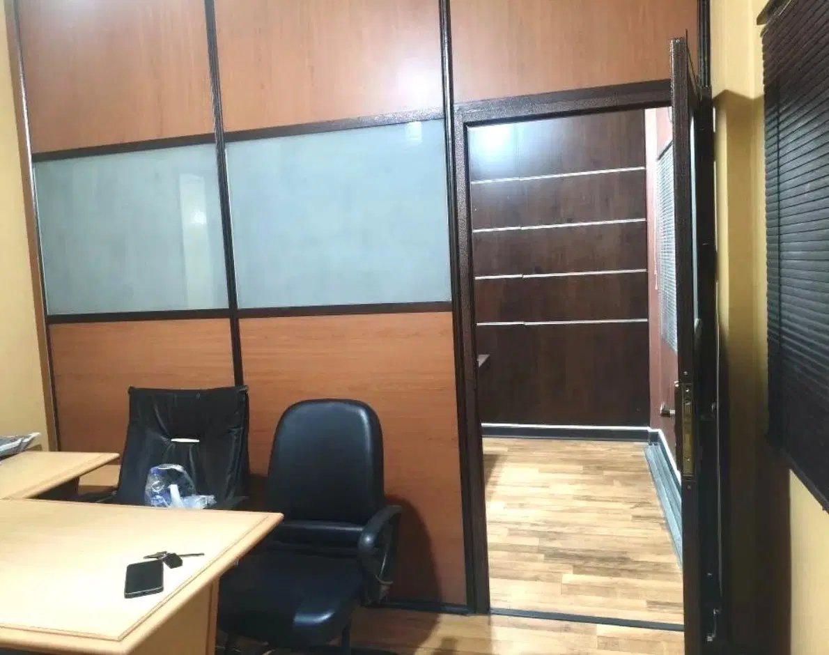 دفترکار با یک اتاق