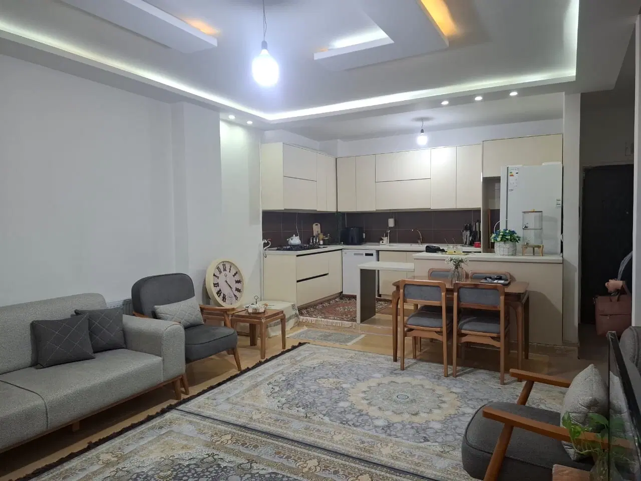 فروش آپارتمان تک خوابه فاز4شمال