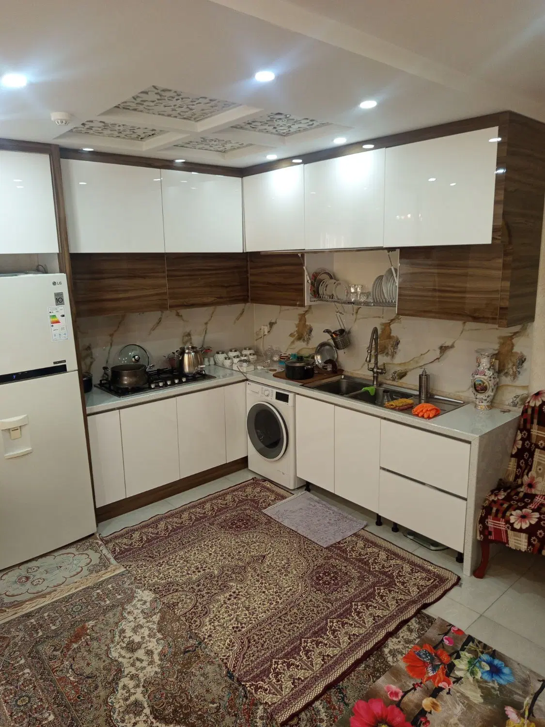 81 متر_2خوابه_فول امکانات_شهرک صدف