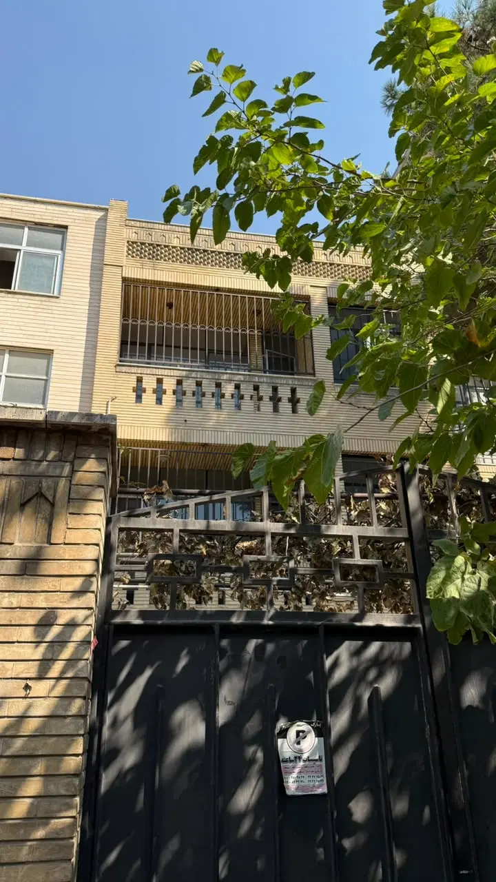 ۳۰۰ متر دربست نزدیک شمیران سنتر، مناسب سکونت و کار