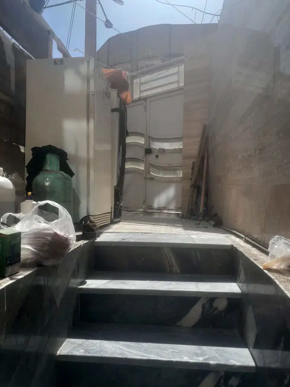 زیرزمین بدون صاحب خانه۱۲۰متر