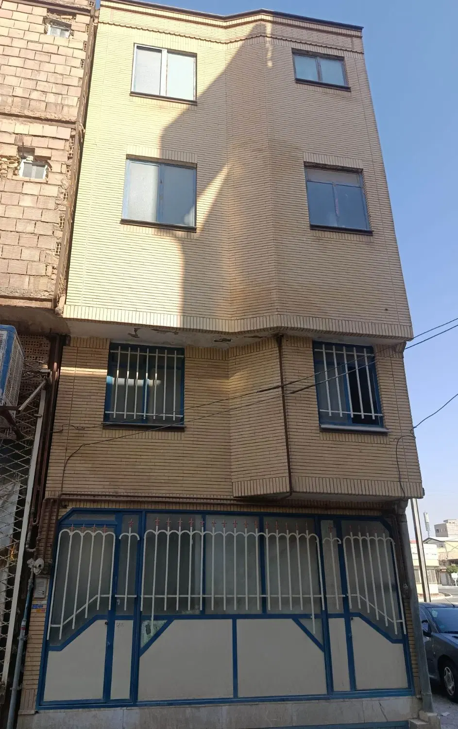 ملک تجاری حاشیه بلوار دانشگاه