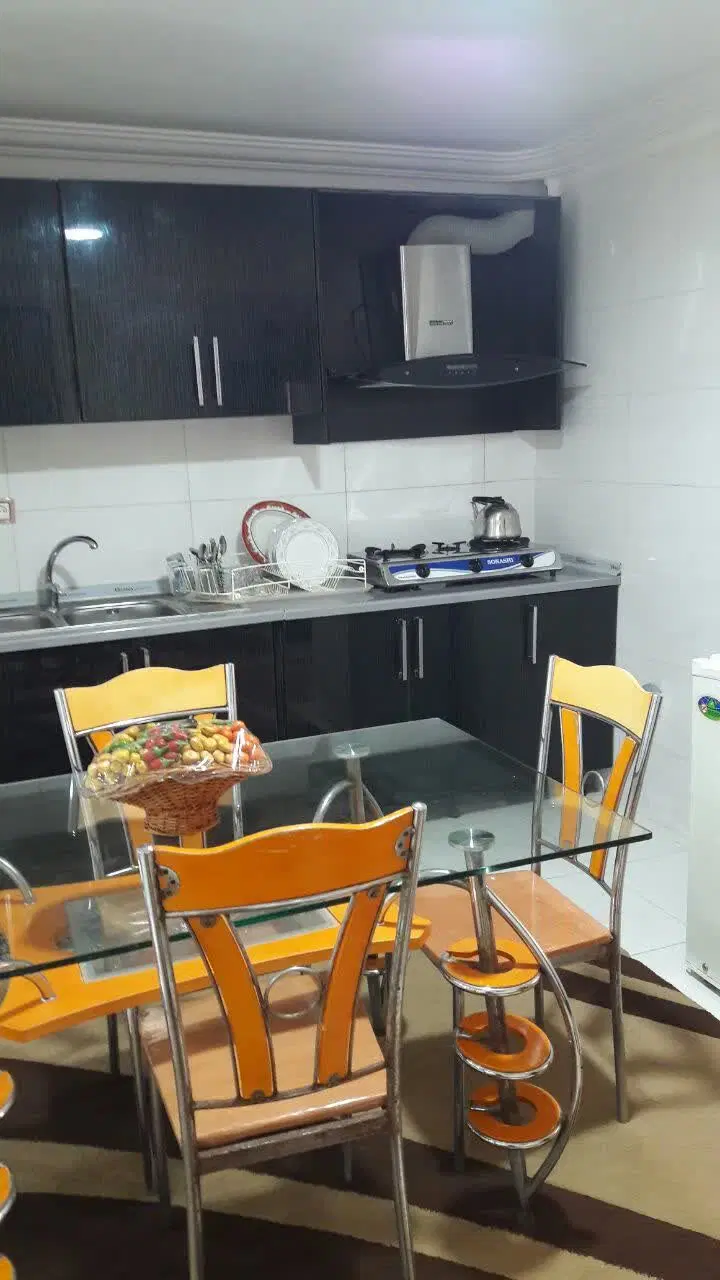سوئیت یک خوابه همراه با پارکینگ