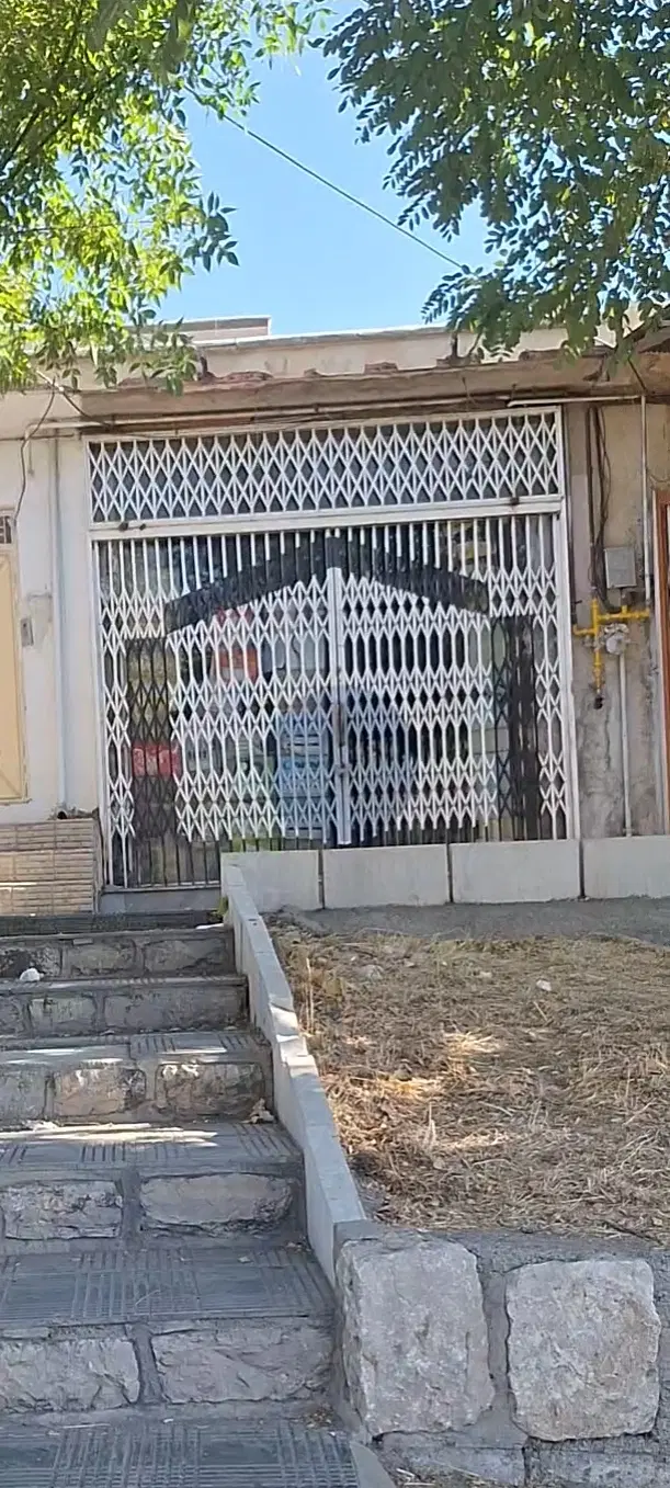 فروش مغازە تجاری واقع در میدان اصلی سروآباد
