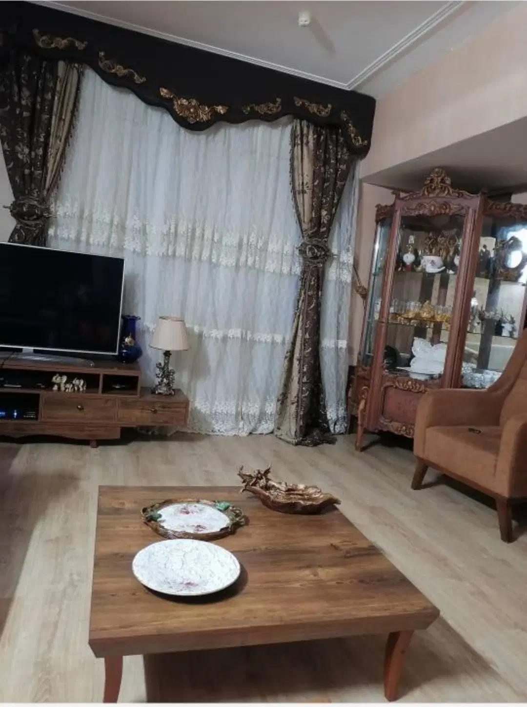 آپارتمان الماس بهارستان