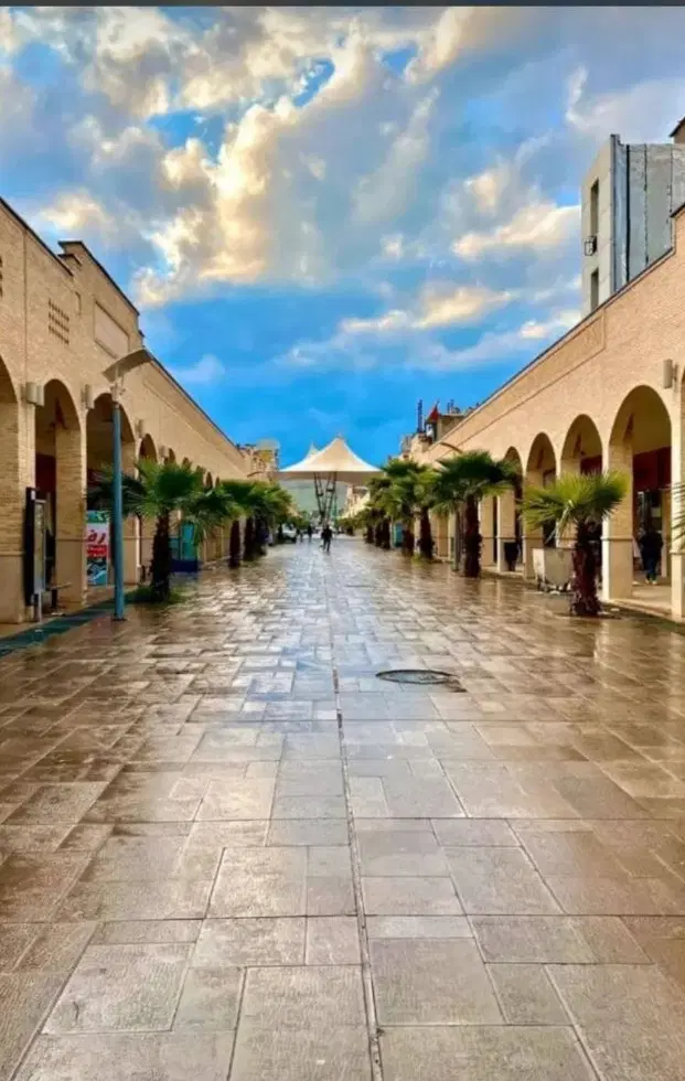 ویلایی ۷۴۰متری در مرکز شهر پشت پاساژ نور
