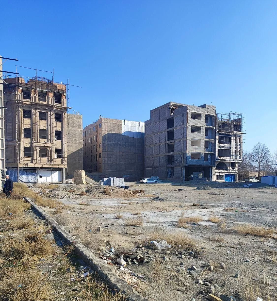 ۲۰۳ متر زمین سند دار،مسکونی از قطعات جلویی