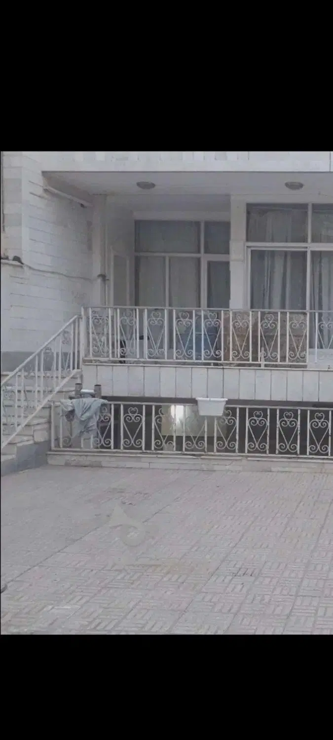 خانه ویلایی بحر خ چمران 160 متر -ابعاد 20*8
