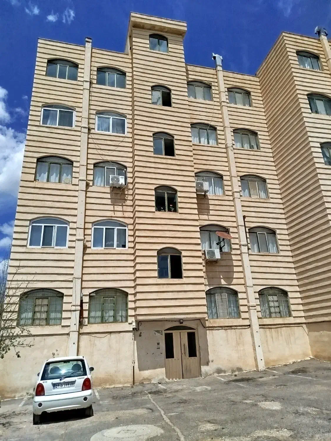 فاز۱ ۷۵متر تمام رهن دوخواب دوکله مرکز شهر سهند