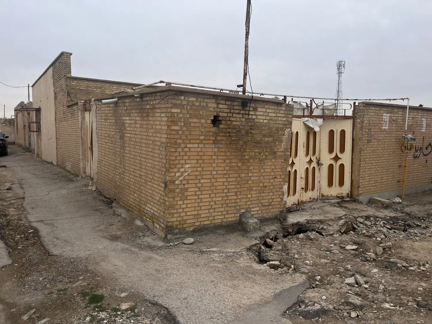 خونه کلنگی مرکز شهر قابل سکونت