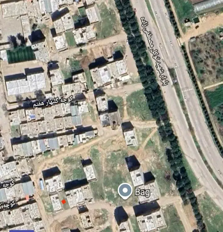 زمین در باغ کشاورزی