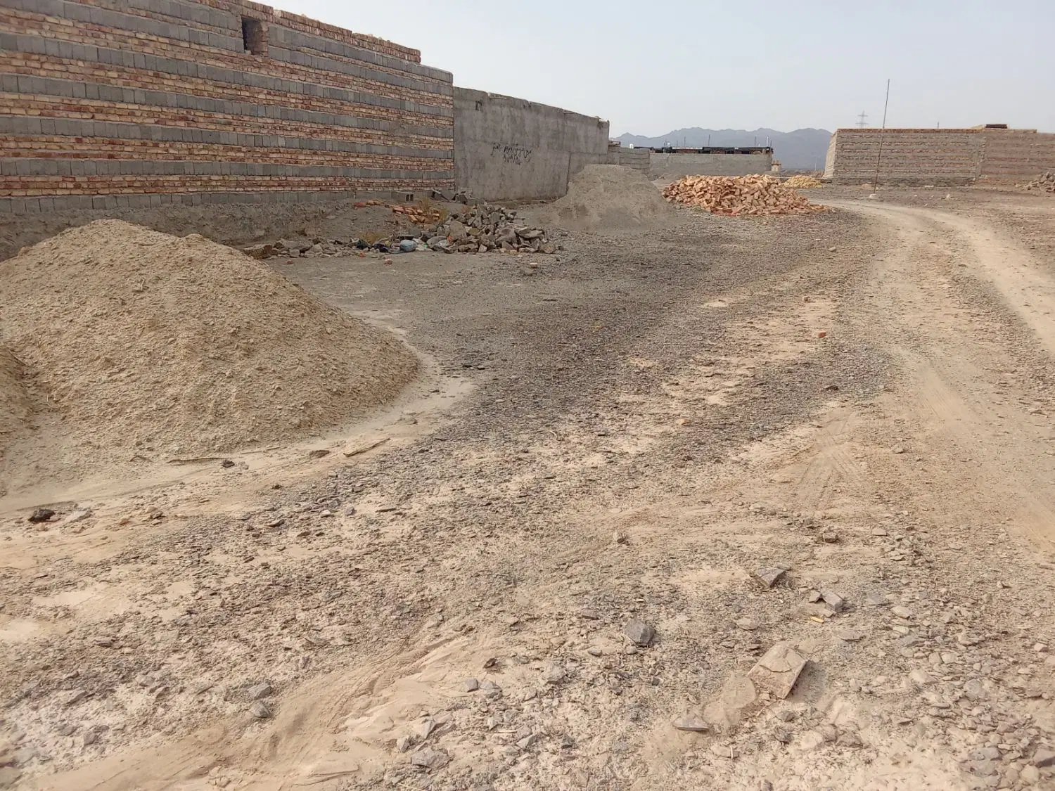 فروش فوری یک قطعه زمین مسکونی در روستای زیارت