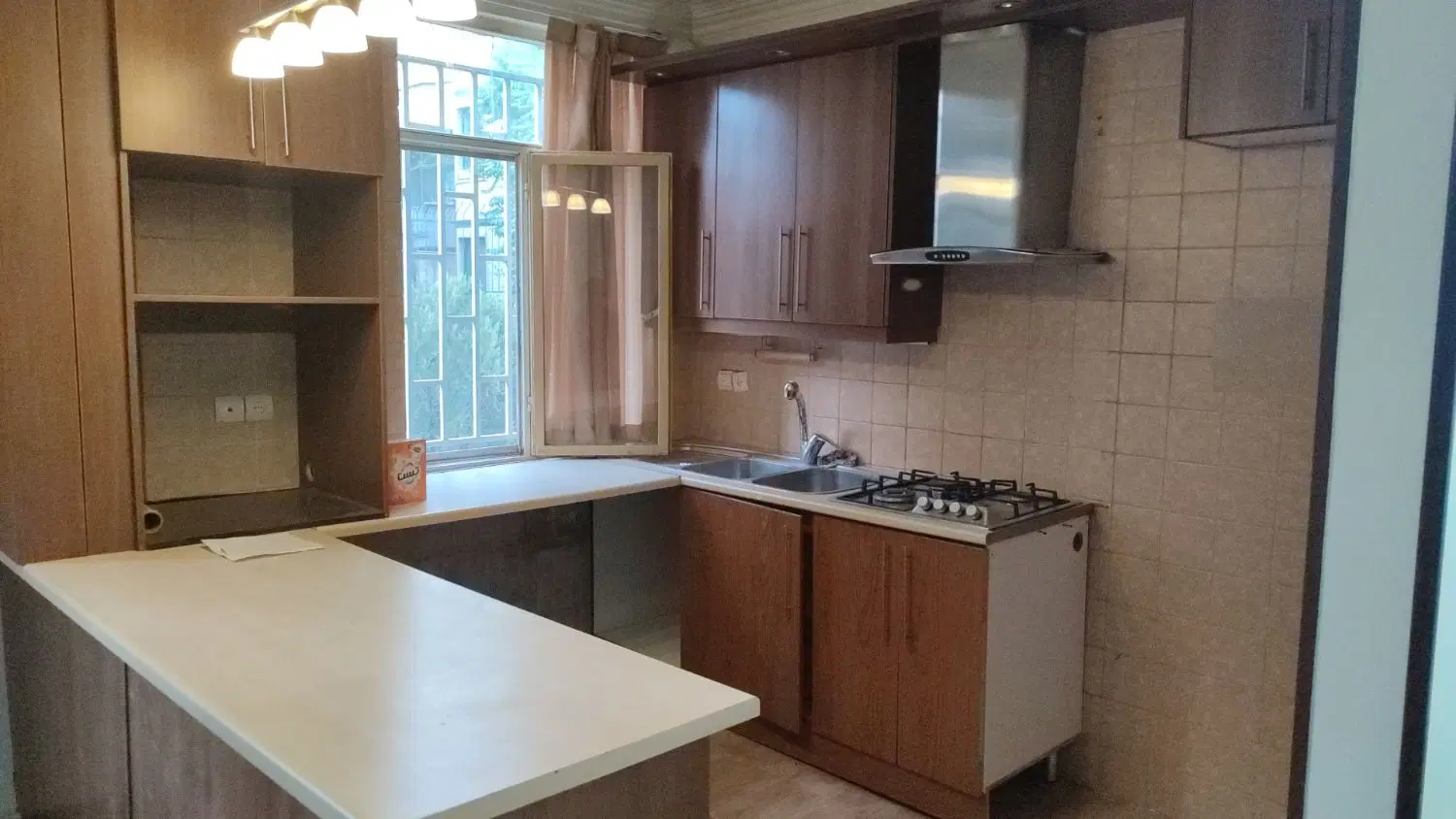 آپارتمان ۷۵متری دو‌ خوابه شهرک غرب
