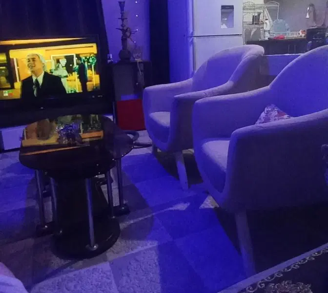 همخونه یا همخانه