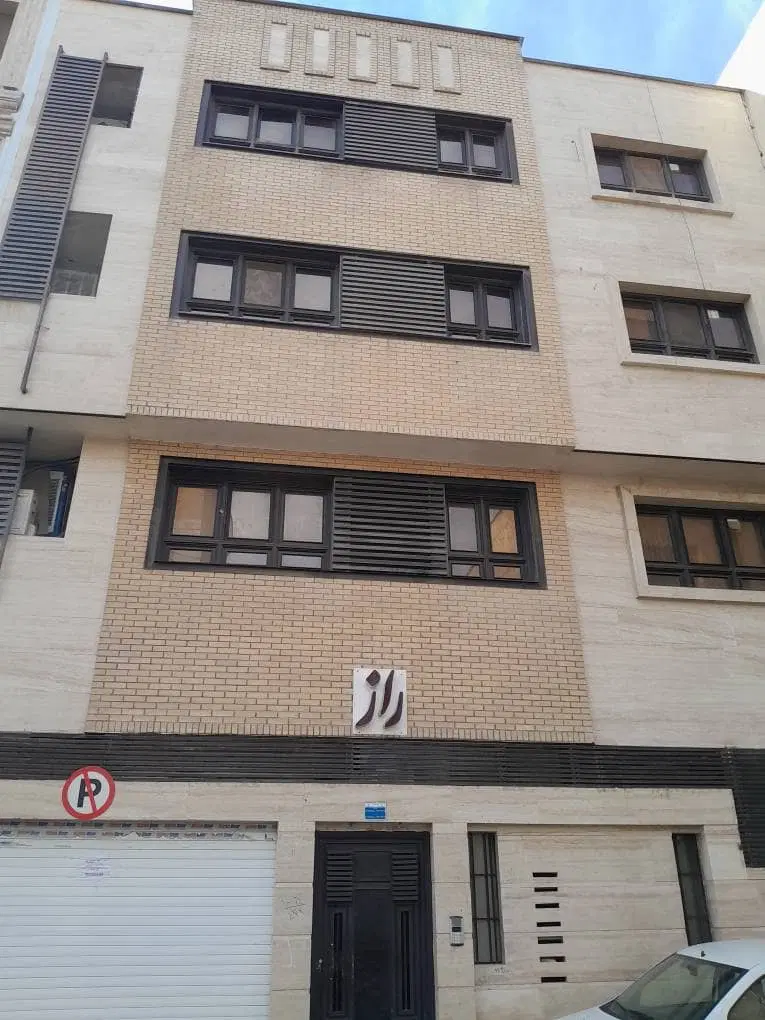 فروش آپارتمان حیاط دار