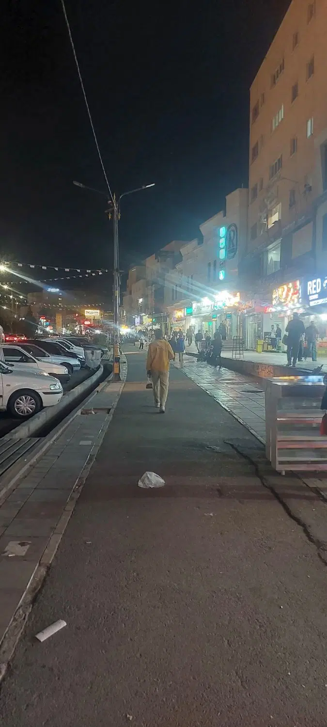مغازه تجاری سه نبش۶۰ متر میدان استقلال پرند فاز ۲