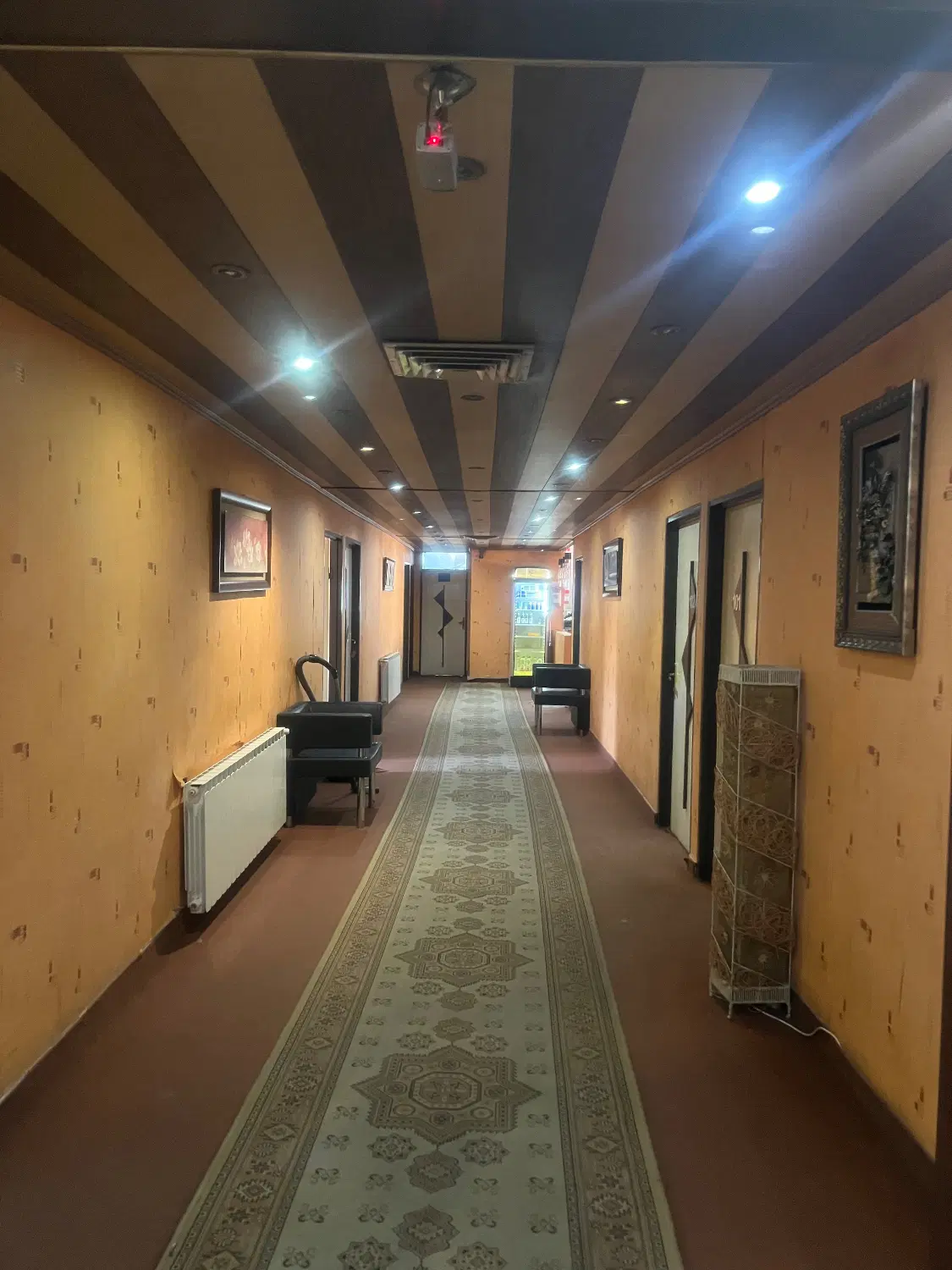 هتل ۲ ستاره در خ اسد آبادی با ۱۵ سوئیت