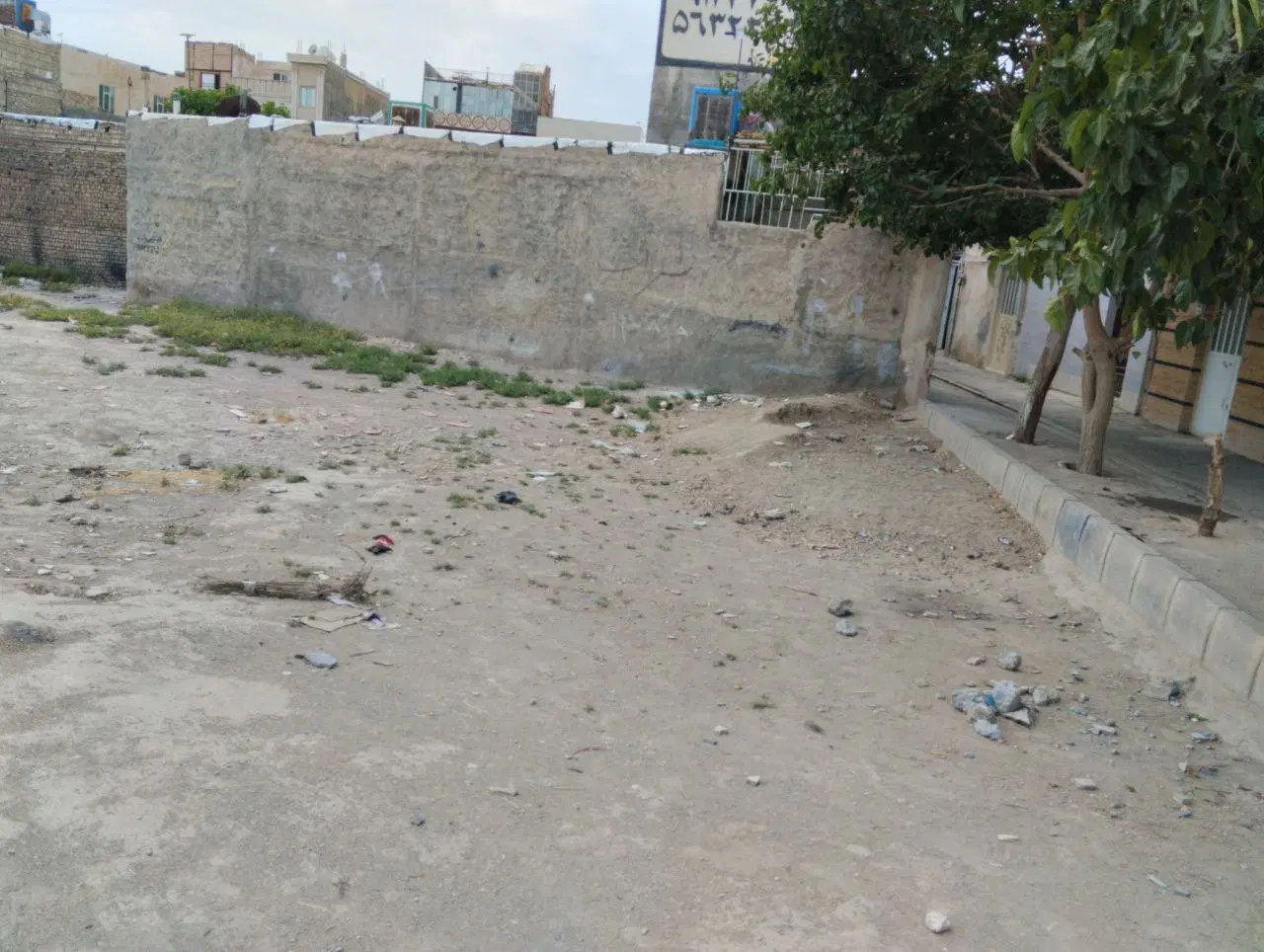 ۶۰متر زمین مسکونی چسب ساخته شده