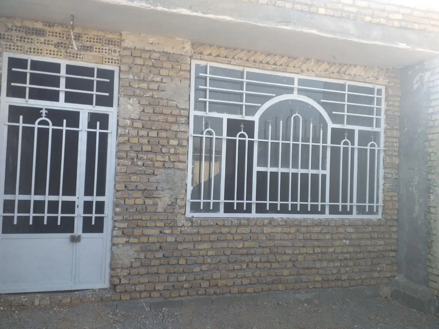 خانه در مرحله خاک گچ