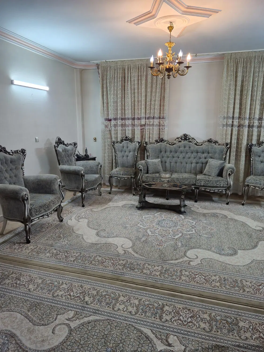 ۹۰متر دوخواب همکف تک واحدی تهرانسر همراه حیاط خلوت