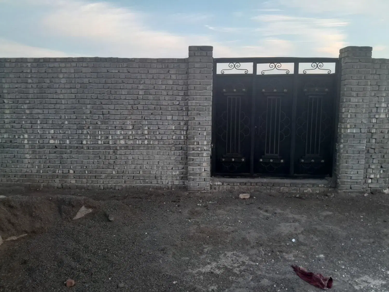 زمین مسکونی چهار دیواری سند دار