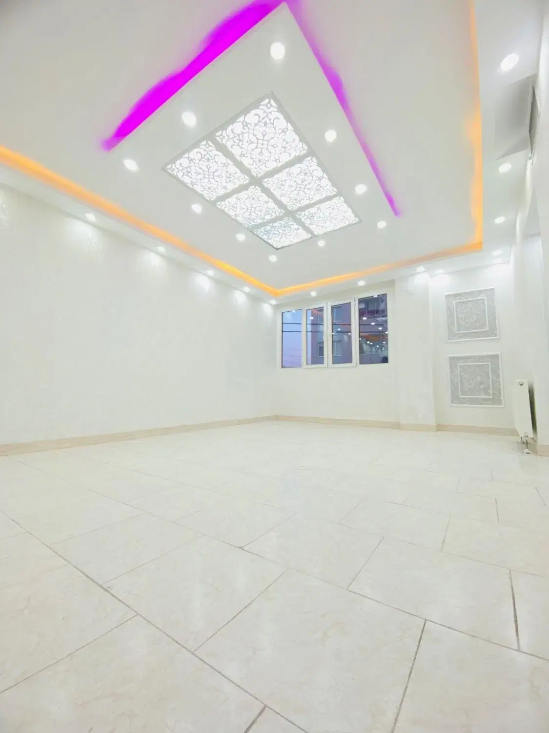 اپارتمان ۱۰۲ متری _ گیت نگهبانی _ سالن بزرگ
