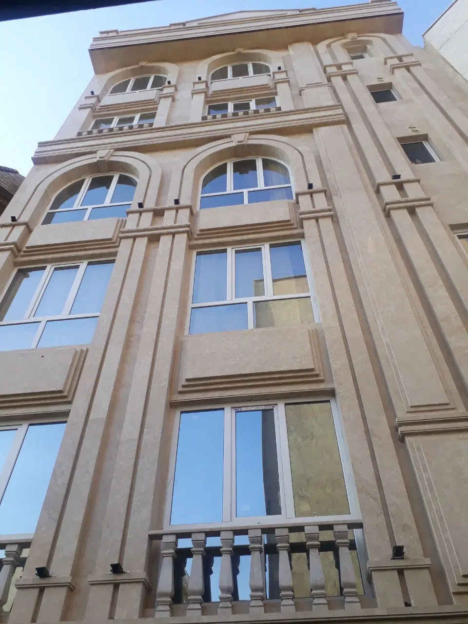 پاسدارگمنام خ صاحب الزمان ۹۲متر نوساز