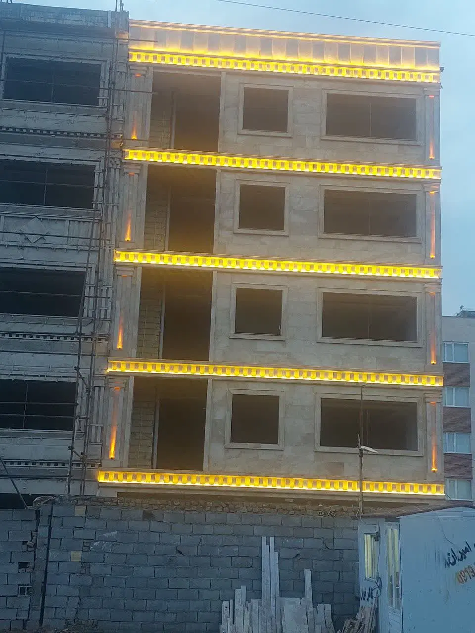 آپارتمان سند شش دانگ ،آسانسور دار، بیدستان