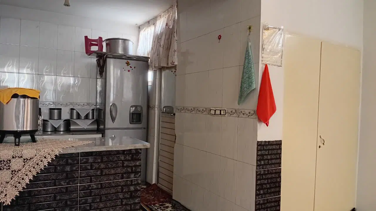 یک ساختمان۳طبقه رهن واجاره