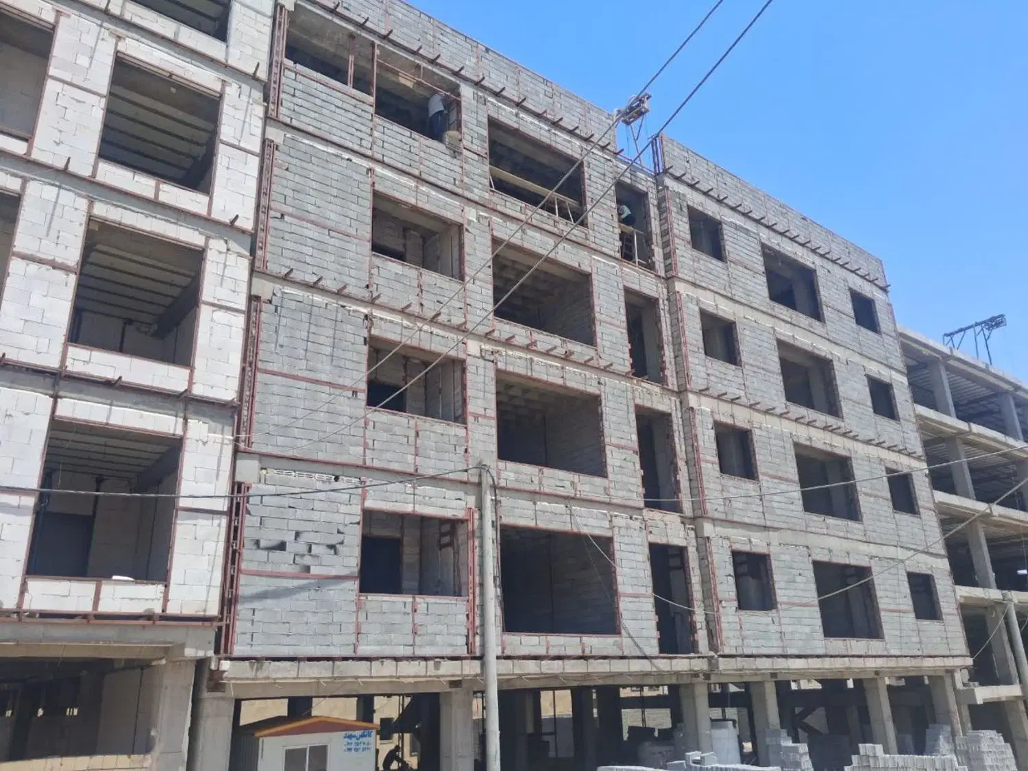 واحد۱۲۰متری سه خواب درحال ساخت شهرک سلیمانی