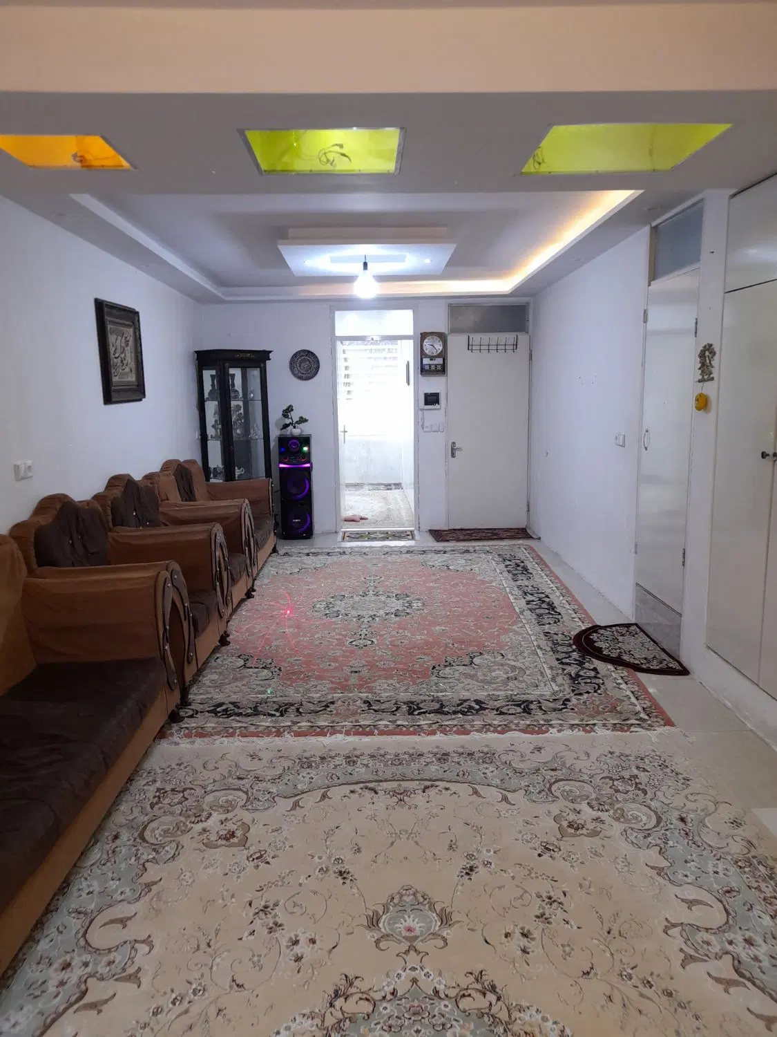 سوئیت منزل آرامگاه باباطاهر