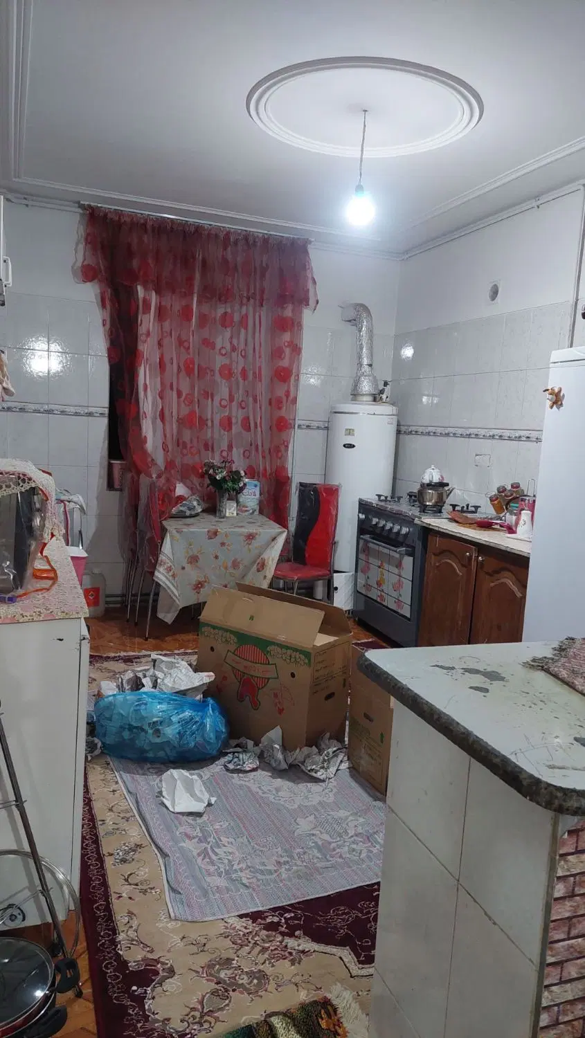 منزل مسکونی متراژ ۱۲۰متر زیر بنا با صد متر حیاط