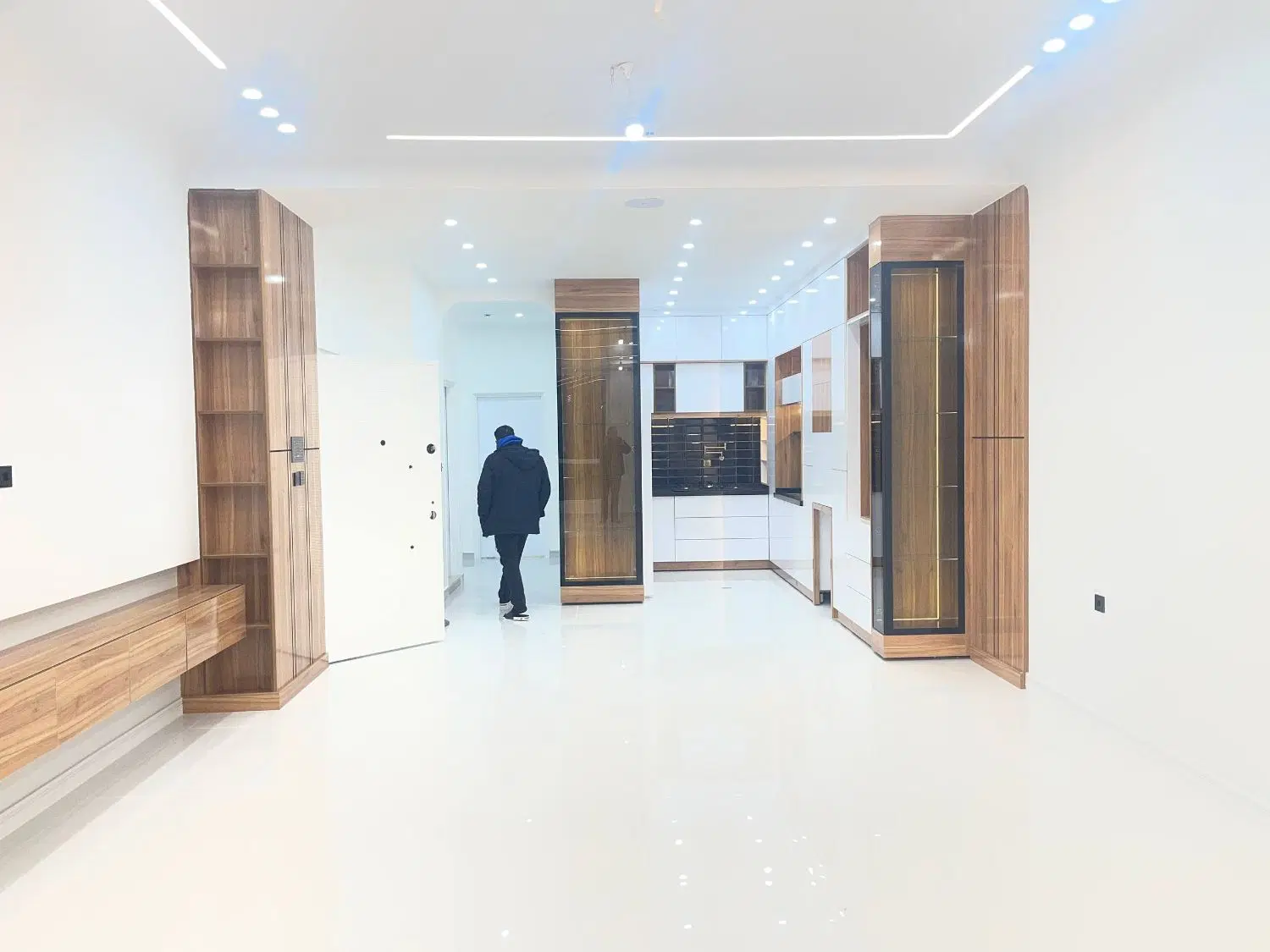 اپارتمان نوساز حاشیه بولوار شاهد راه جدا