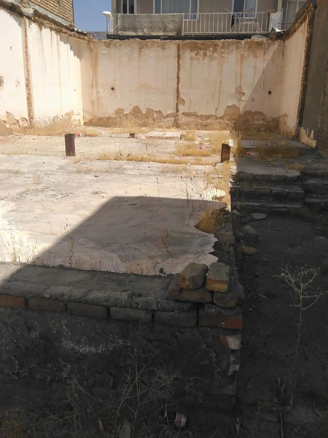 زمین مسکونی 160 شمالی شهرک تکاور