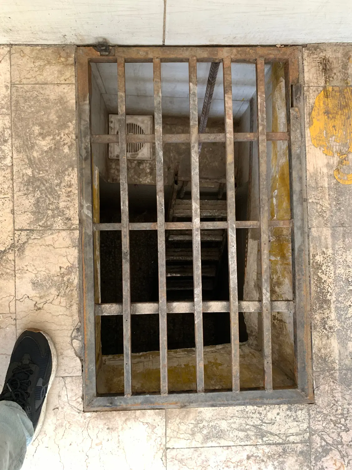 اجاره مغازه ۱۵ متری بر اصلی بازارچه شاپور