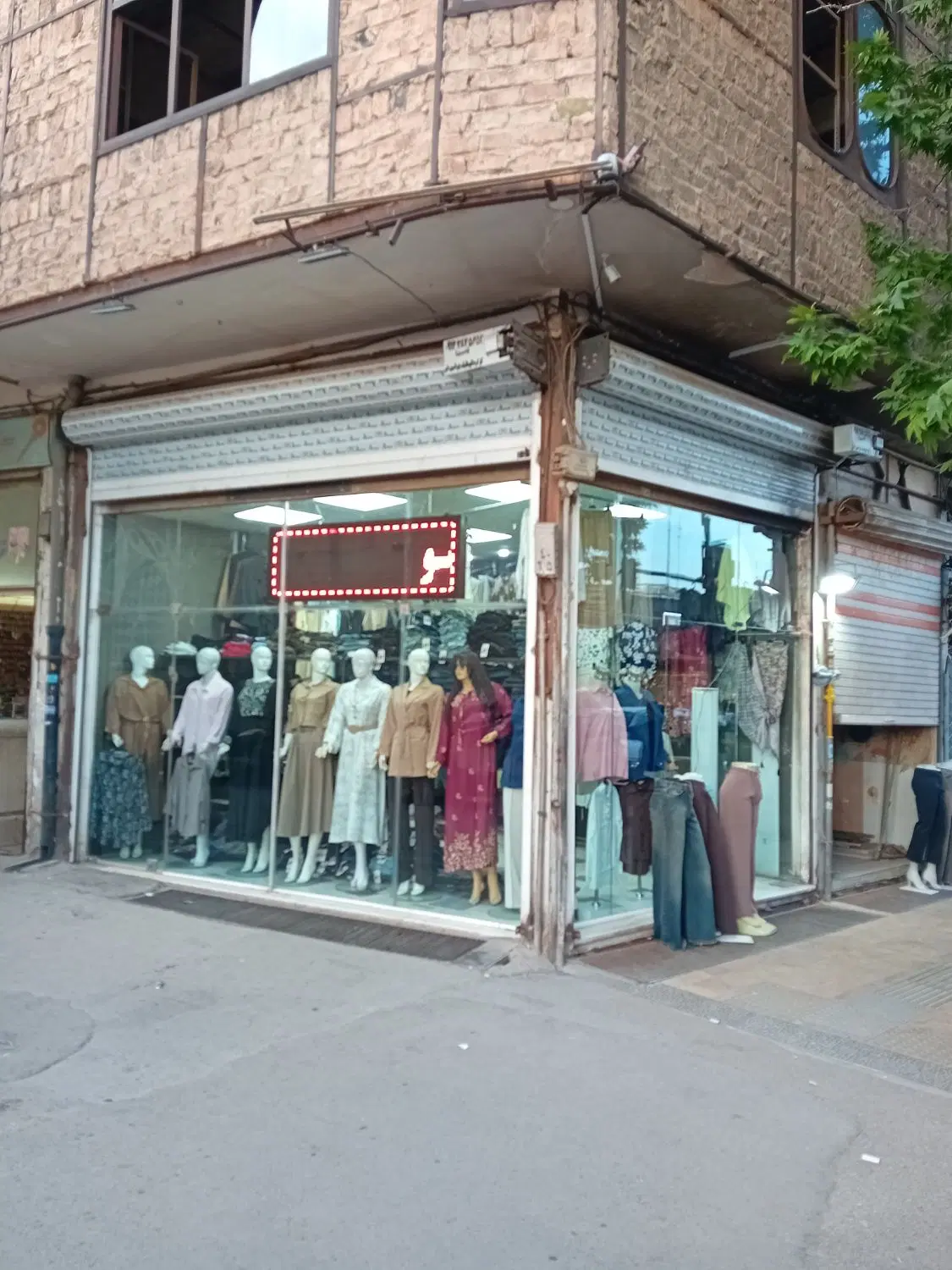 ۵۰ متر مغازه دونبش خیابان اصلی بازار بزرگ قزوین