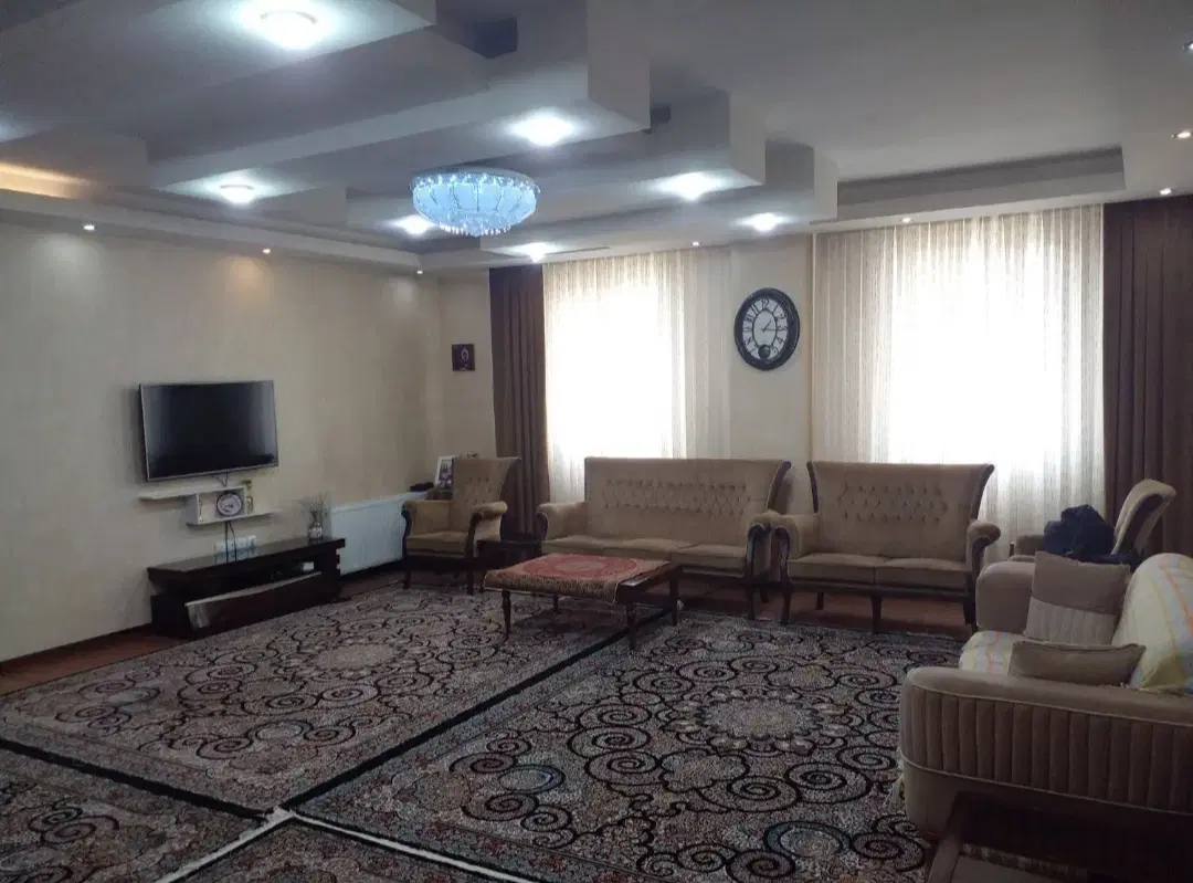 ۸۵متر ۲ خواب رو به آفتاب(فرصت استثنایی)