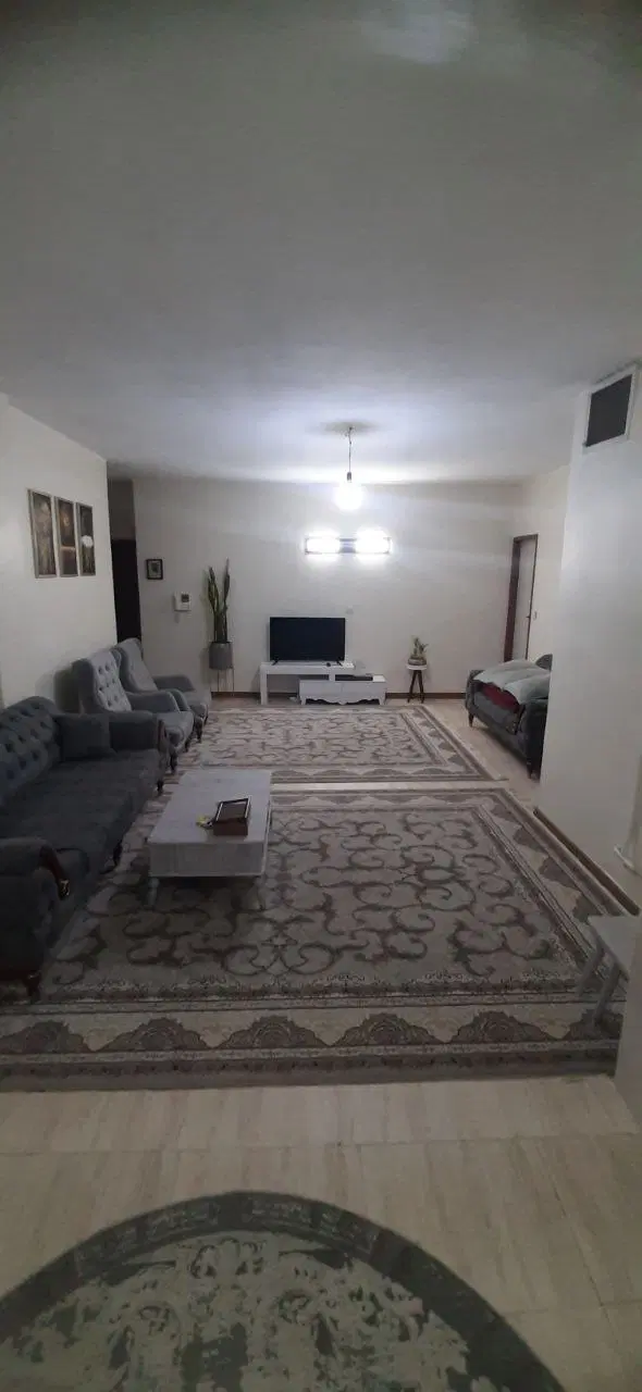 ۶۵ متری  پارکینگ و انباری   خوش نقشه   نورگیر عالی