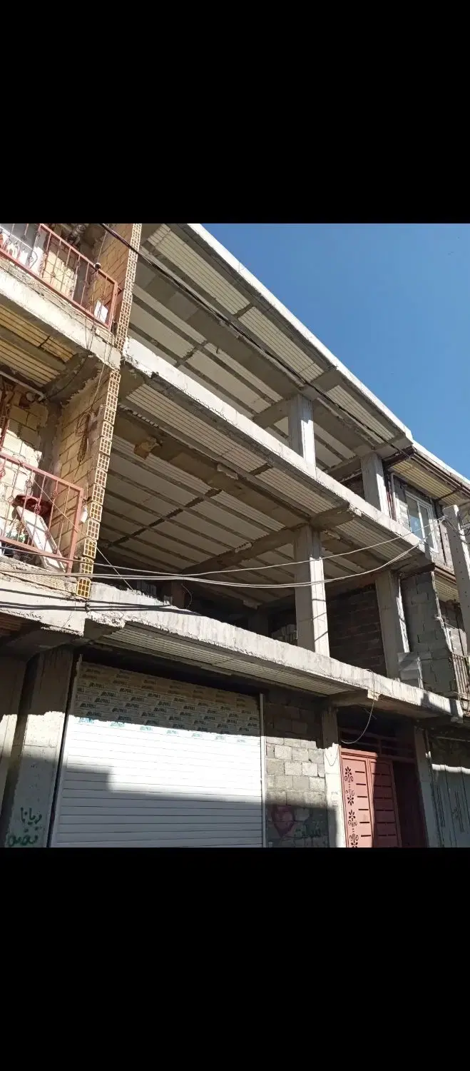 ساختمان نیمه کاره سه طبقه و بهار خواب دوشان4400ت