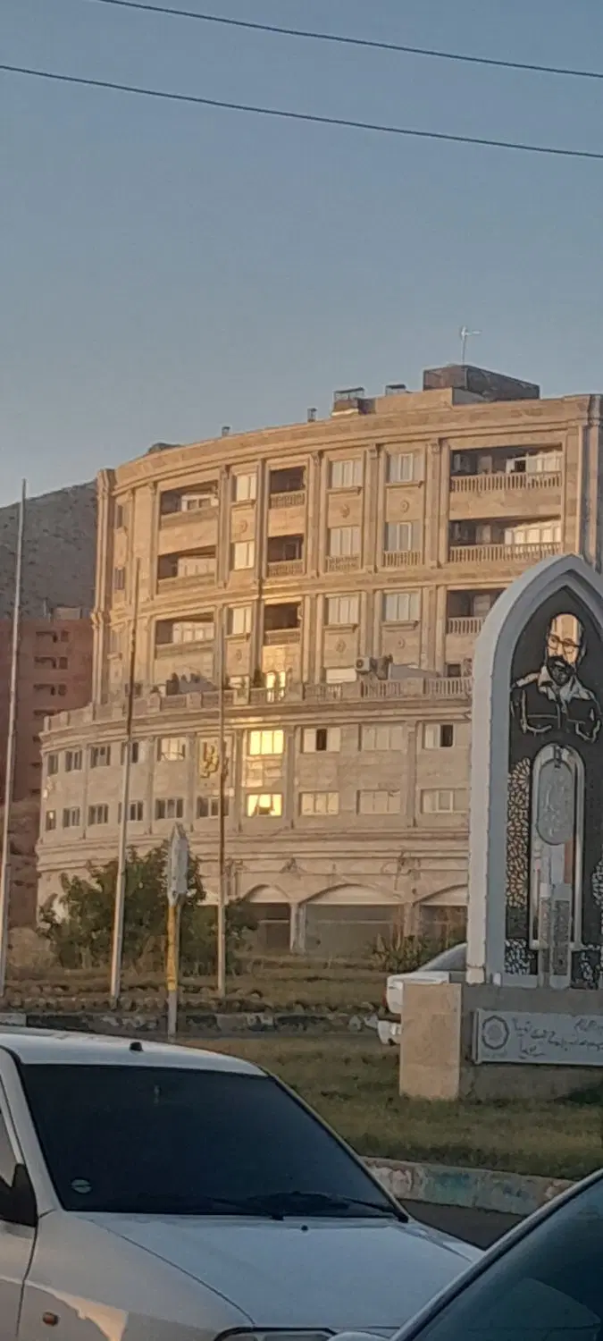 مغازه نزدیک زندیه
