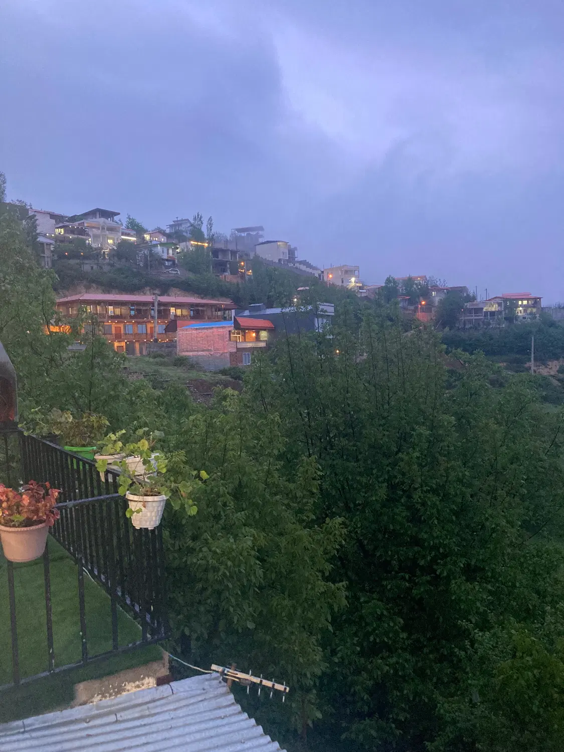 زمین فروشی