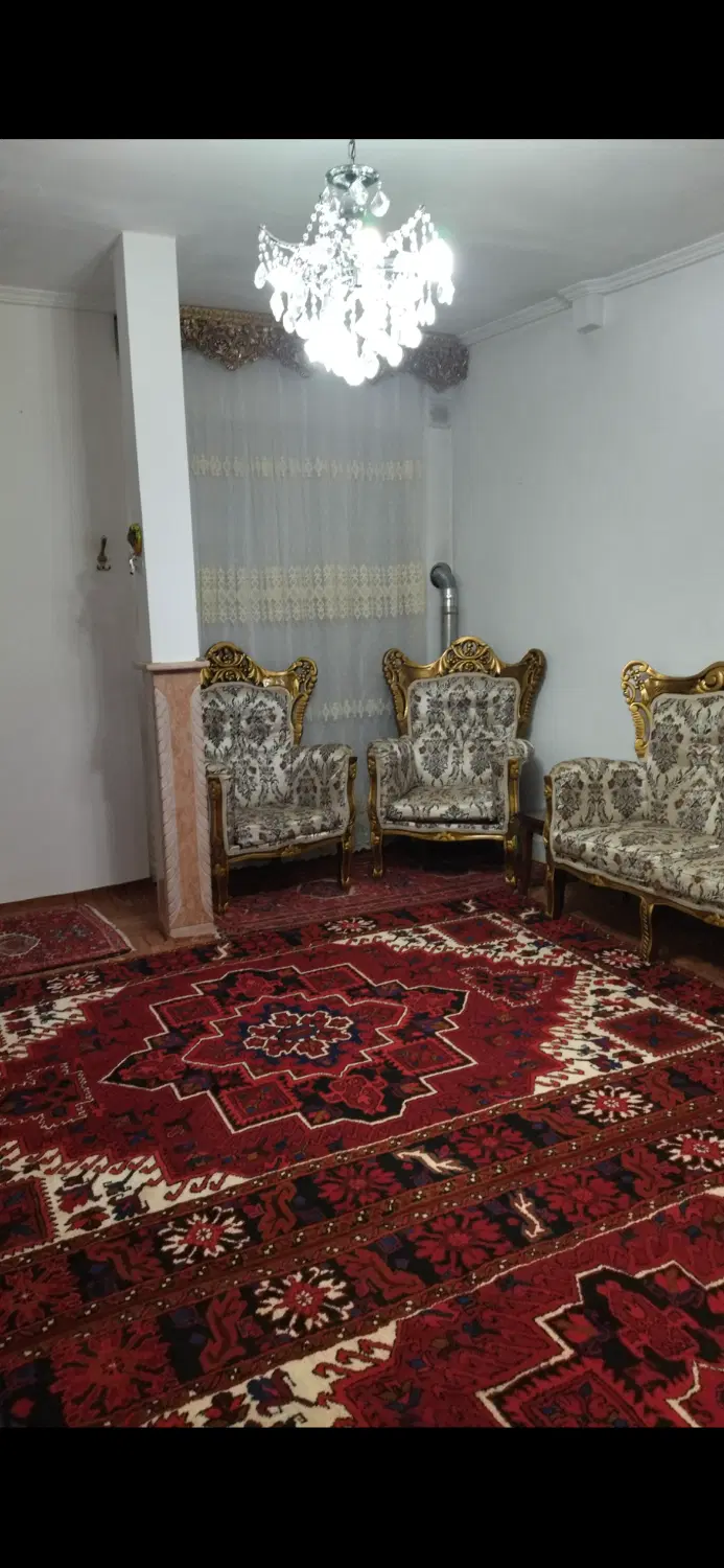 یک باب حیاط ۳ طبقه در منطقه آخر عباسی