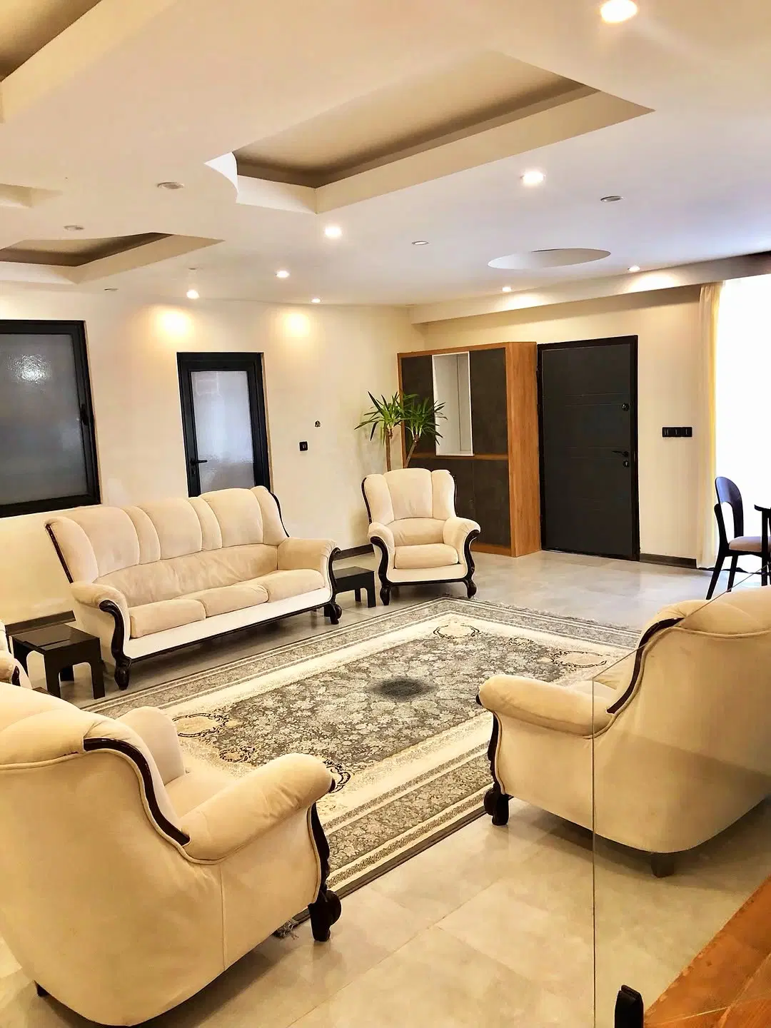 مدارک دار*استخر داخلی _مبله_زیر قیمت ۸۵۰۰