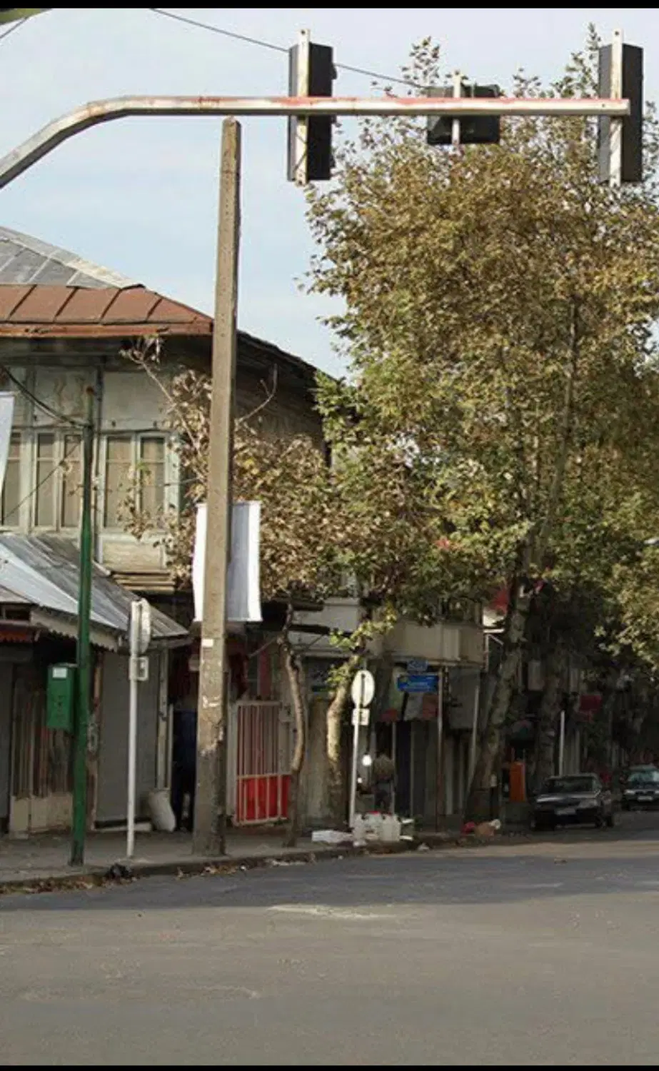 مغازه و زمین تجاری در اول تختی