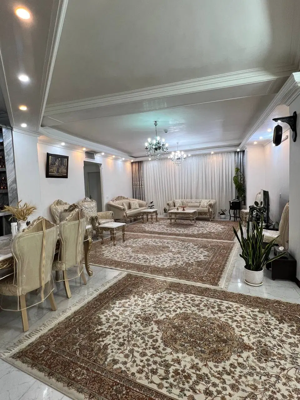 آپارتمان دو نبش_۱۳۰ متر_ قندی جنوبی